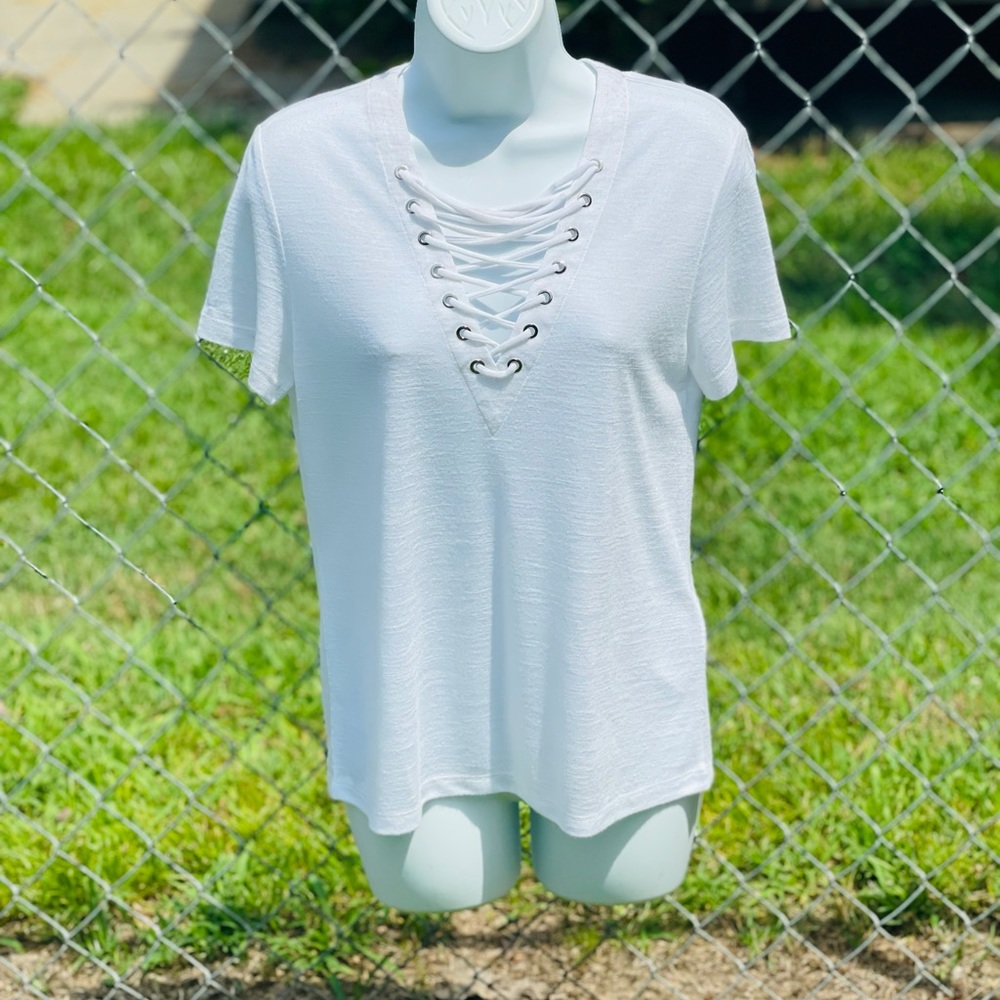 Women’s NWT GIANNI Bini White Nina Tee Size XS